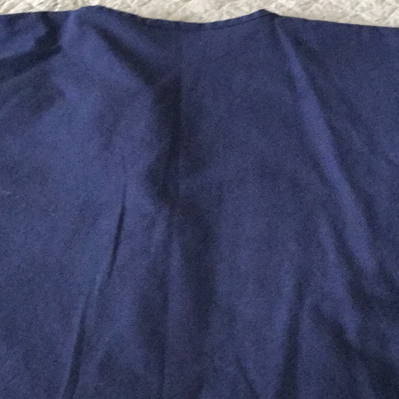 Crest unisex scrub top - Picture 3 of 4